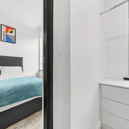 Mag-a-zine Loaded - 2bdr - Centre - Sleeps 5 *